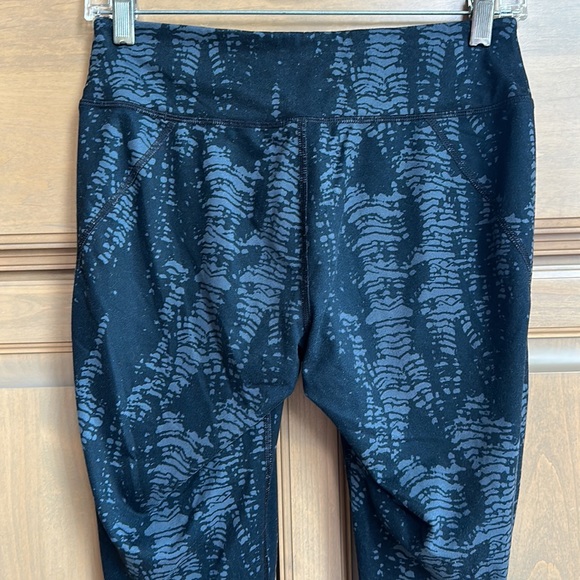 Yale University Under Armour shadow abstract graphic printed full length legging - Picture 4 of 7